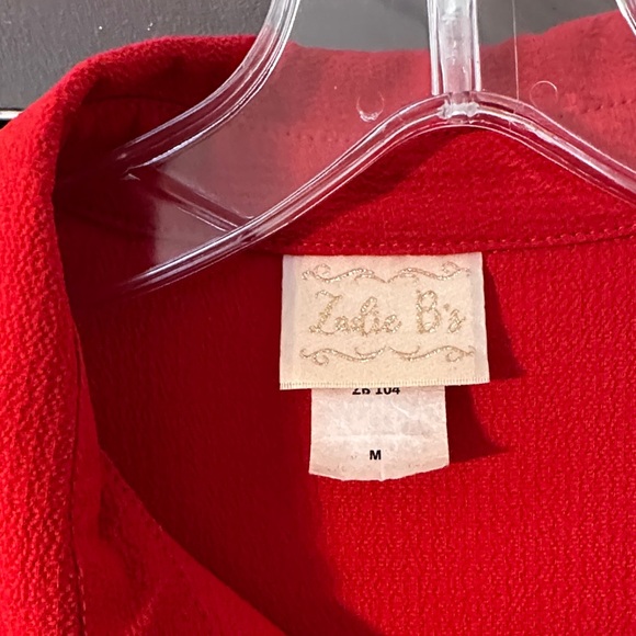 Unknown Brand Red Ruffled High-Low Button-Up Top - Picture 2 of 2